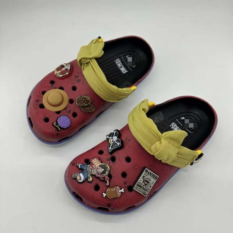 New One Piece Luffy Roronoa Zoro high-fashion cartoon sandals, creative unisex versatile soft-soled non-slip breathable slippers