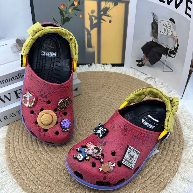 New One Piece Luffy Roronoa Zoro high-fashion cartoon sandals, creative unisex versatile soft-soled non-slip breathable slippers