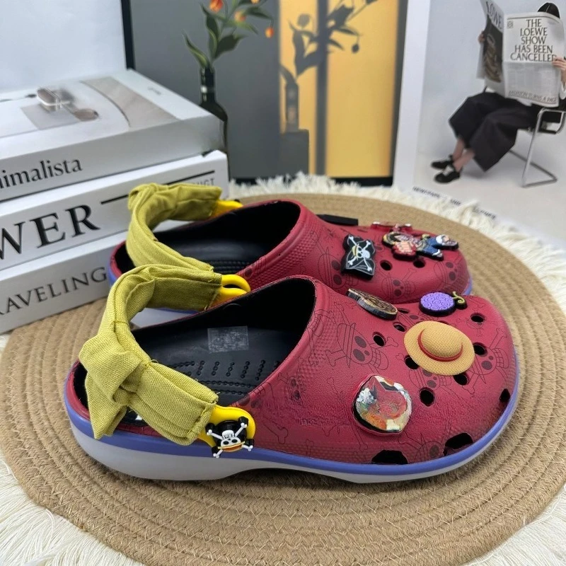 New One Piece Luffy Roronoa Zoro high-fashion cartoon sandals, creative unisex versatile soft-soled non-slip breathable slippers
