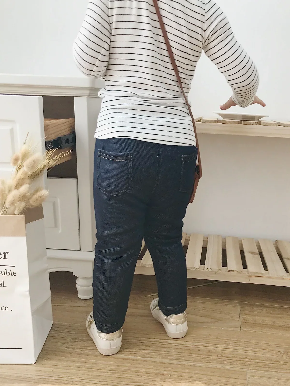 New Winter Children's Jeans Boys and Girls' Solid Color Thin Velvet Elastic Belt Jeans Infant Elastic Denim Pants 1-6Y