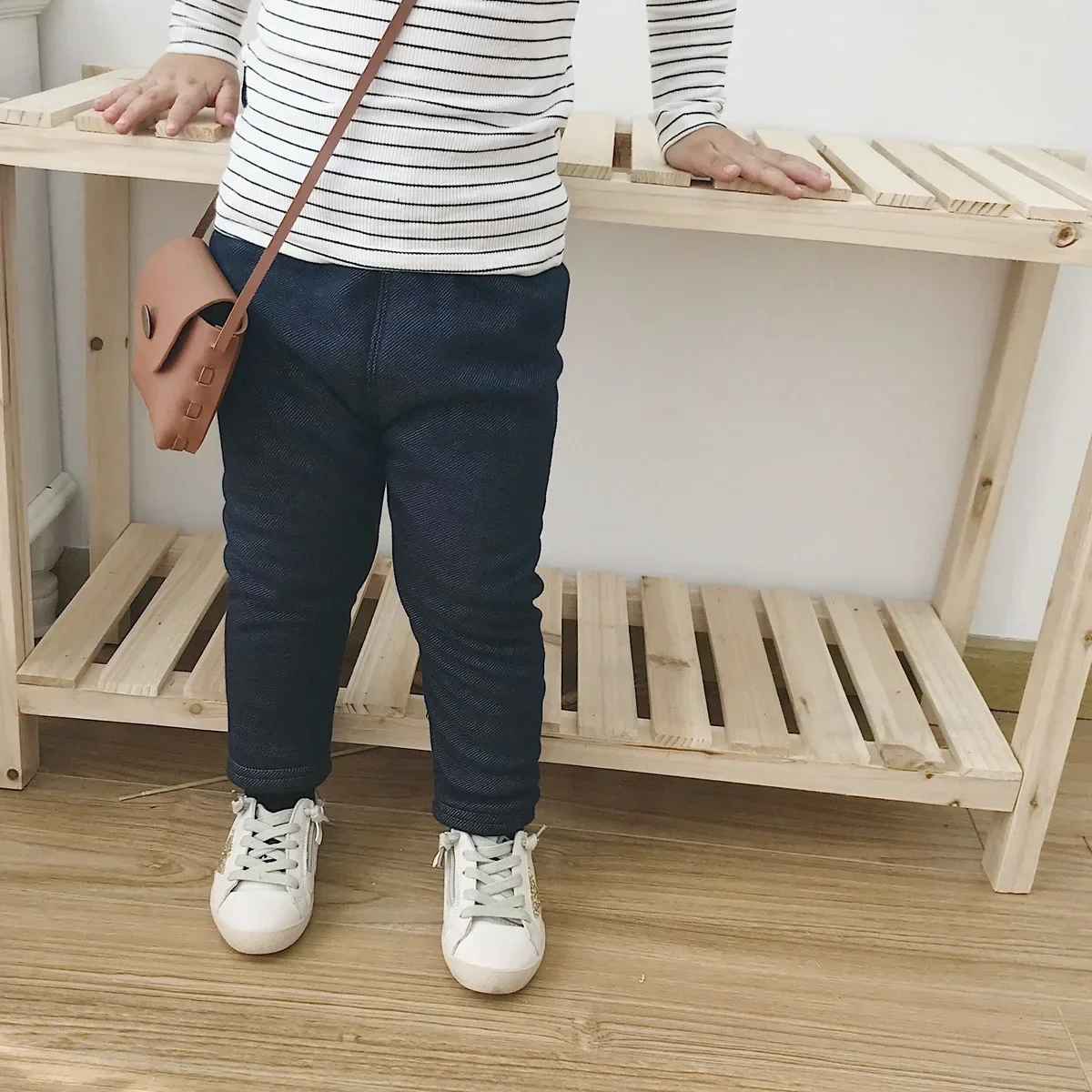 New Winter Children's Jeans Boys and Girls' Solid Color Thin Velvet Elastic Belt Jeans Infant Elastic Denim Pants 1-6Y