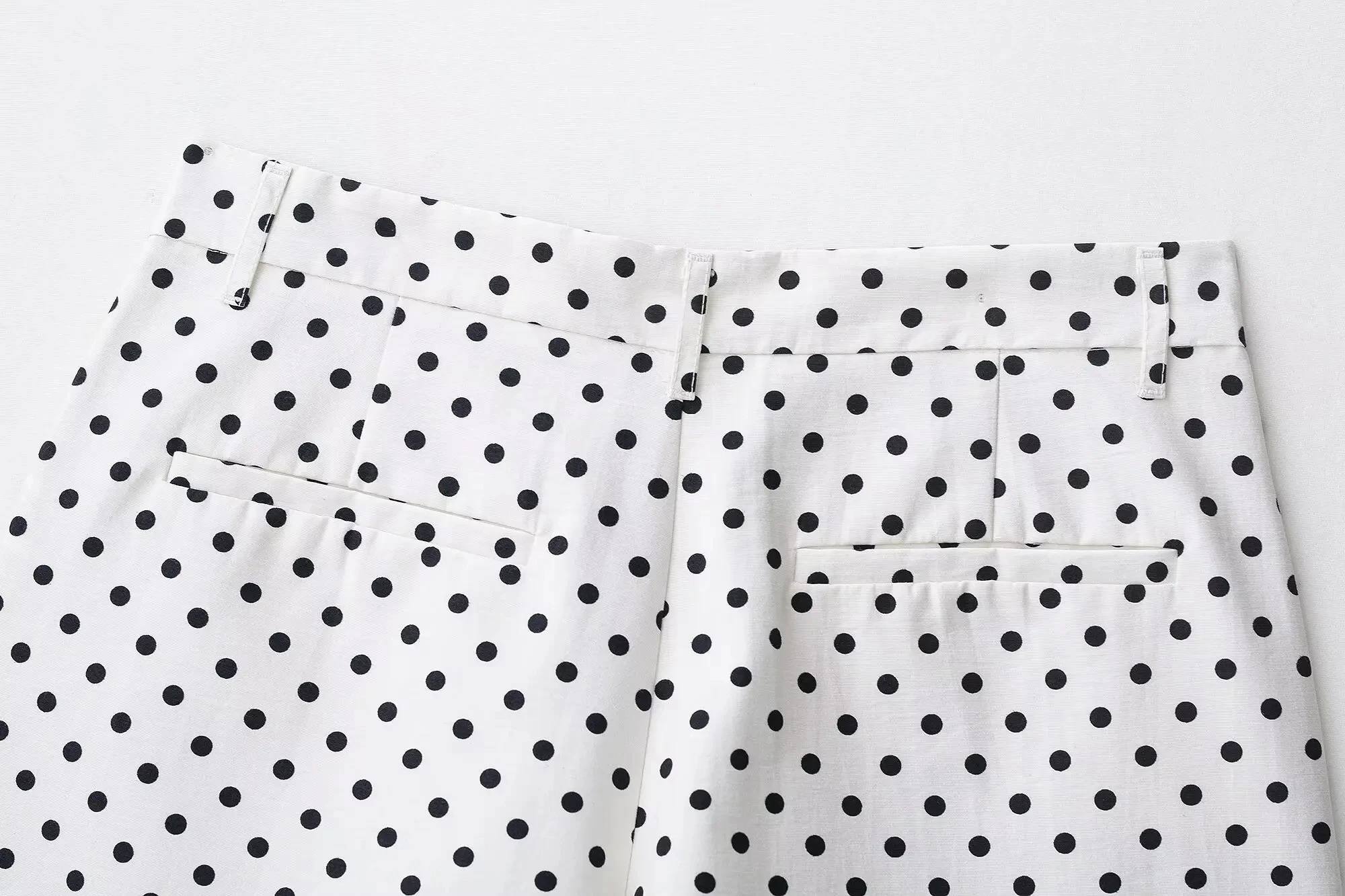 HH Fashion Women's Polka Dot Print Short Coats Autumn Long Sleeves Turtleneck Zipper With Pockets Drawstring Casual Jacket