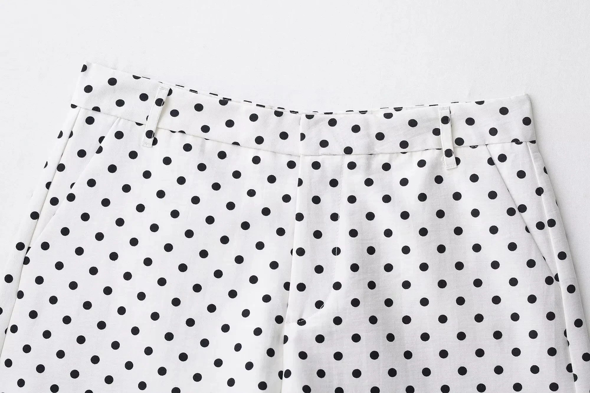 HH Fashion Women's Polka Dot Print Short Coats Autumn Long Sleeves Turtleneck Zipper With Pockets Drawstring Casual Jacket