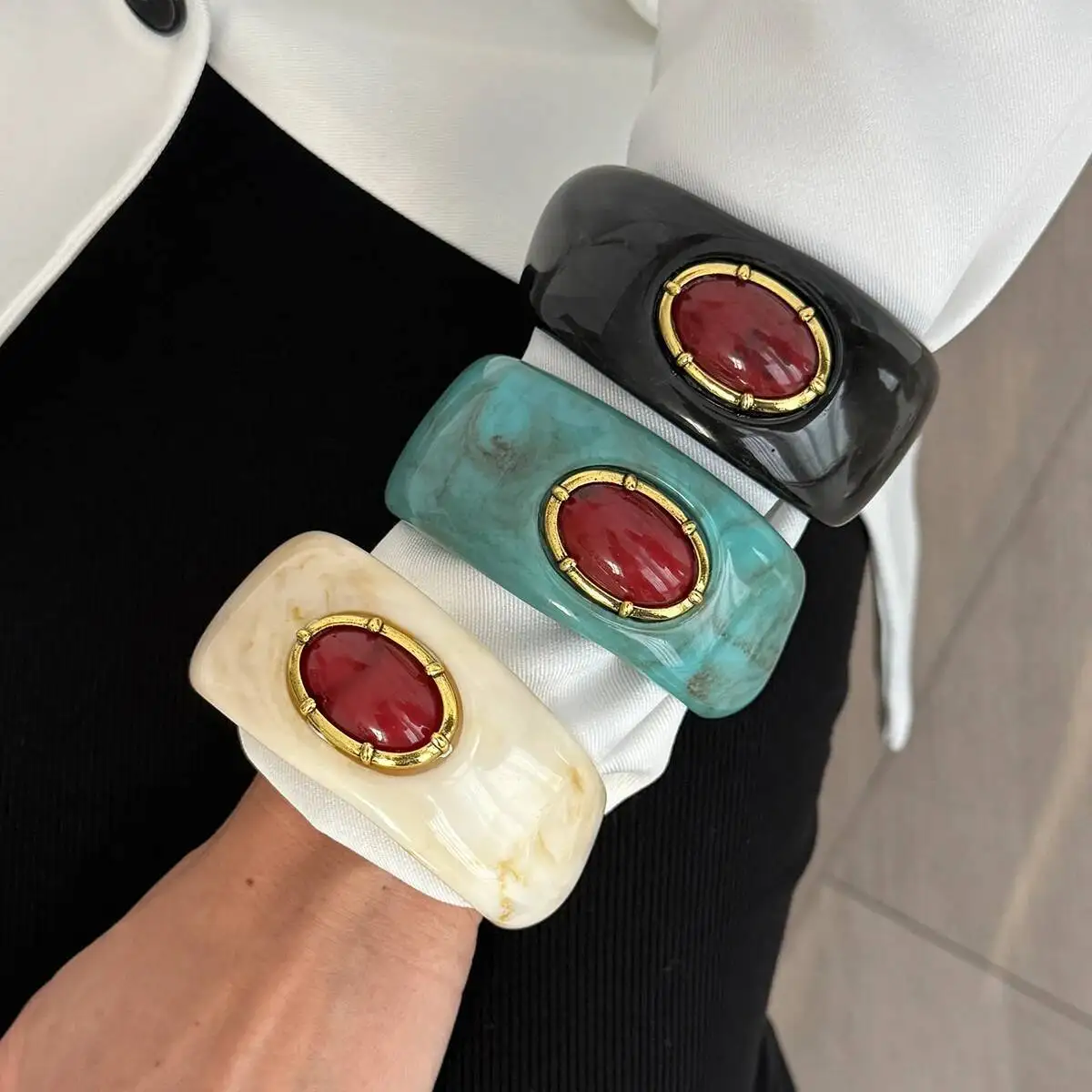 Salircon Vintage Exaggerated Inlay Red Stone Resin Acrylic Stack Bracelet Women Punk Geometric Chunky Wide Cuff Bangle Jewelry