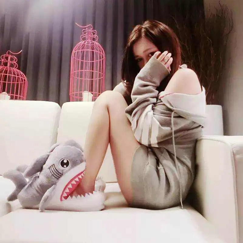Cartoon Shark Funny Shoes Girls Lovely Indoor Slippers Ladies Home Shoes 2022 Fashion Plush Warm Slippers Women Winter Shoes