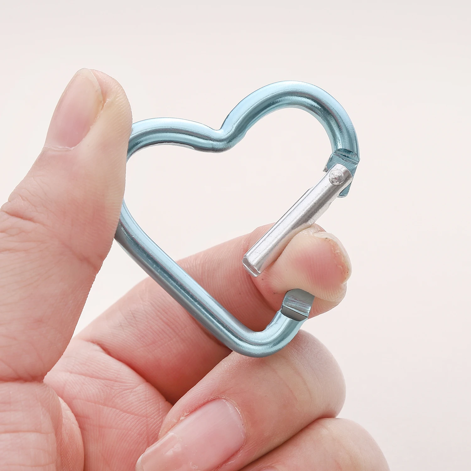 1pcs Carabiner Rock Aluminum Mountain Buckle Star/Heart/D/Bone Shape Locking Clasp Keychain Multifunction Tools Jewelry Findings
