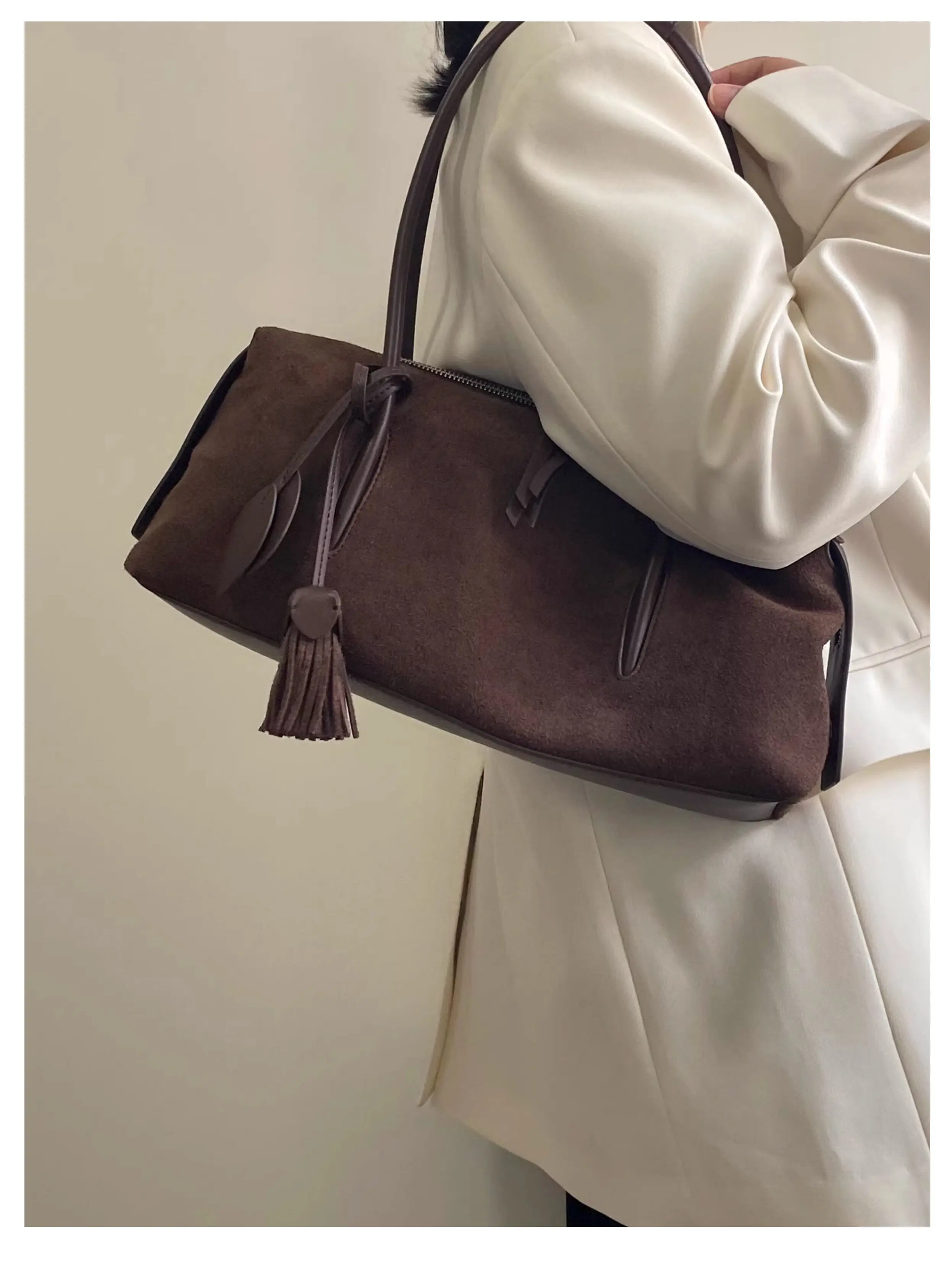 2027 Hot Sale Chic Tassel Design Women Armpit Shoulder Bag Caramel Coffee Color High-end Suede Cow Leather Women Handbag Winter