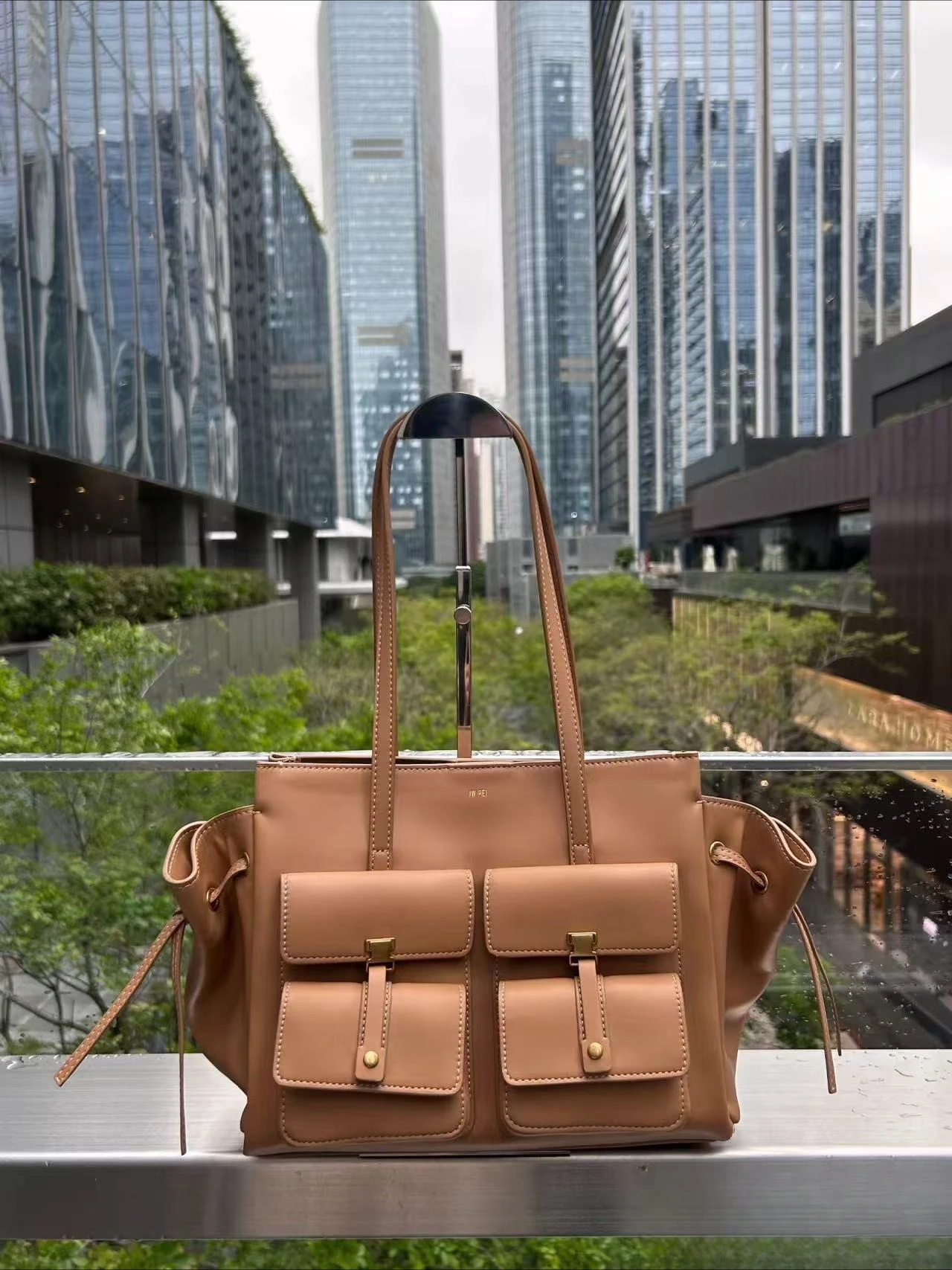 JW PEI Pocket Bag, Tote Bag for Women, Commuter Bag, Large Capacity, Niche Style, Shoulder Bag, Underarm Bag
