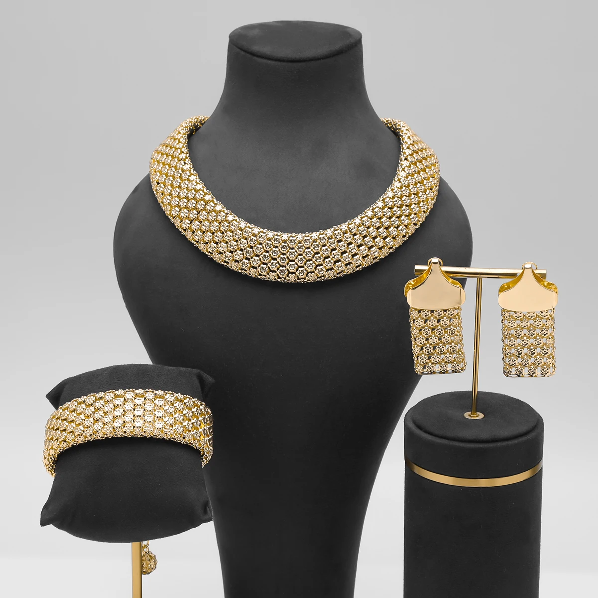 Dubai Jewelry Set Big Necklace Ethnic Style Bracelet Earrings for Women Elegant Bridal Wedding Accessories