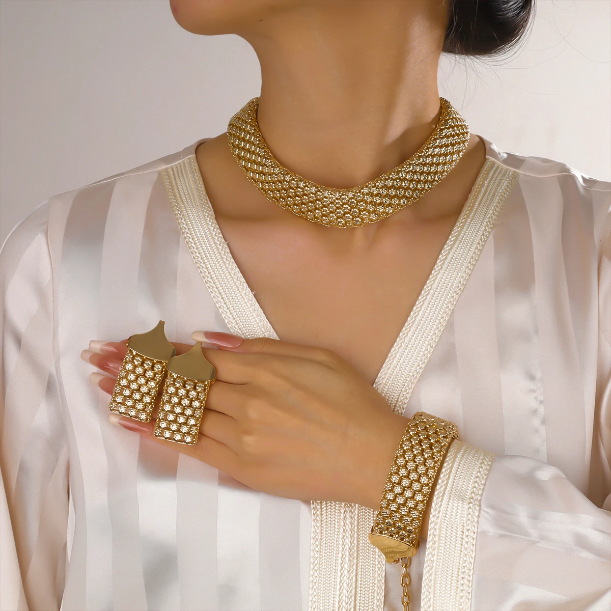 Dubai Jewelry Set Big Necklace Ethnic Style Bracelet Earrings for Women Elegant Bridal Wedding Accessories