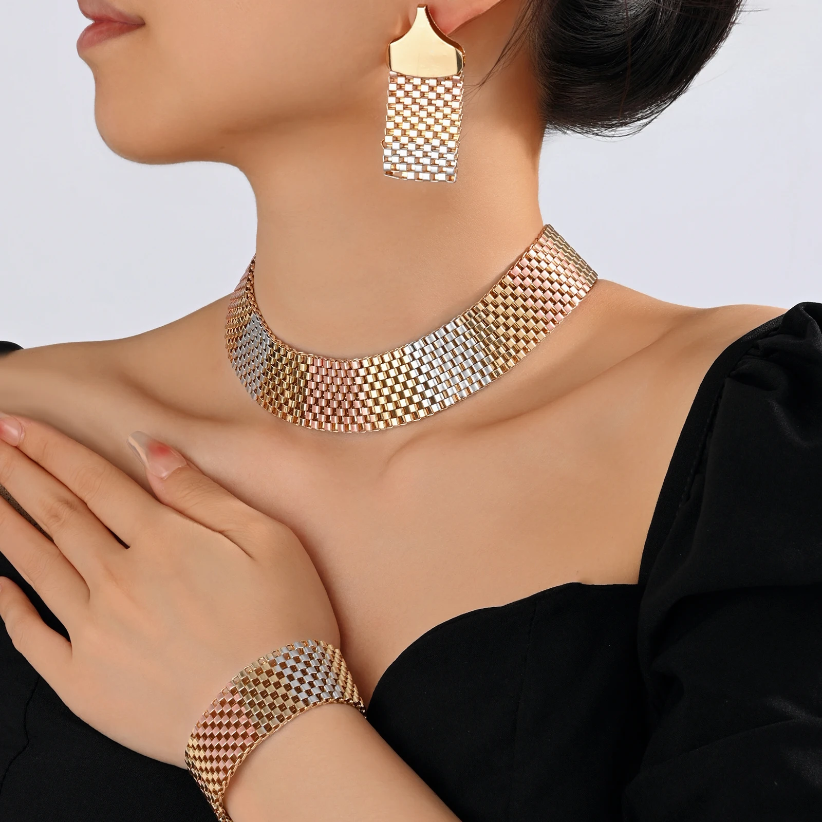 Dubai Jewelry Set Big Necklace Ethnic Style Bracelet Earrings for Women Elegant Bridal Wedding Accessories