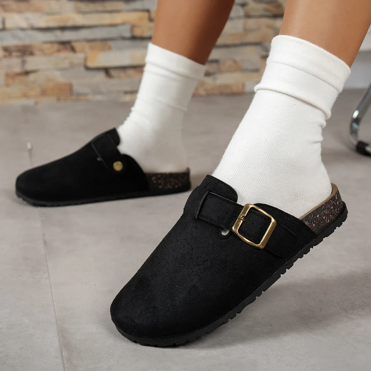 Large Size Retro Belt Buckle Slippers Fashionable Thick Bottom Round Toe Rubber Sole Easy Wear Outdoor Slippers for Adults