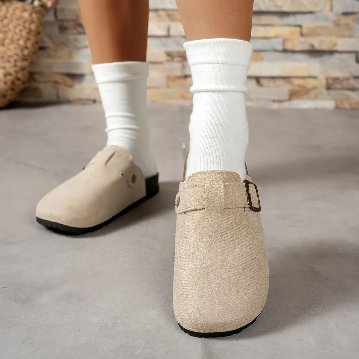 Large Size Retro Belt Buckle Slippers Fashionable Thick Bottom Round Toe Rubber Sole Easy Wear Outdoor Slippers for Adults