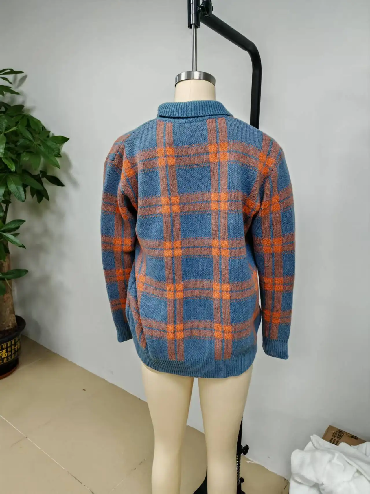 Women's Casual Loose Sweater Spring and Autumn Plaid Long Sleeve Lapel Shirt Sweater Cardigan