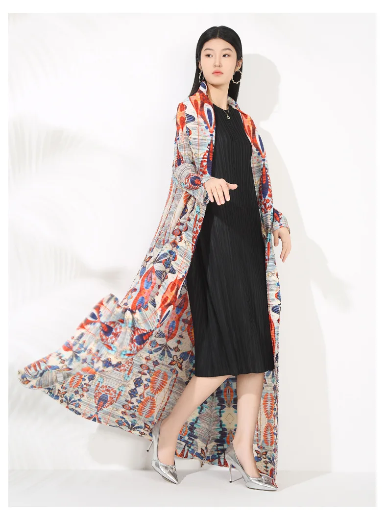 LANMREM Niche Trend Printed Windbreaker Women's 2025 New Loose Oversized Long Sleeved Pleated Trench Cardigan Long Coat 2DB2481