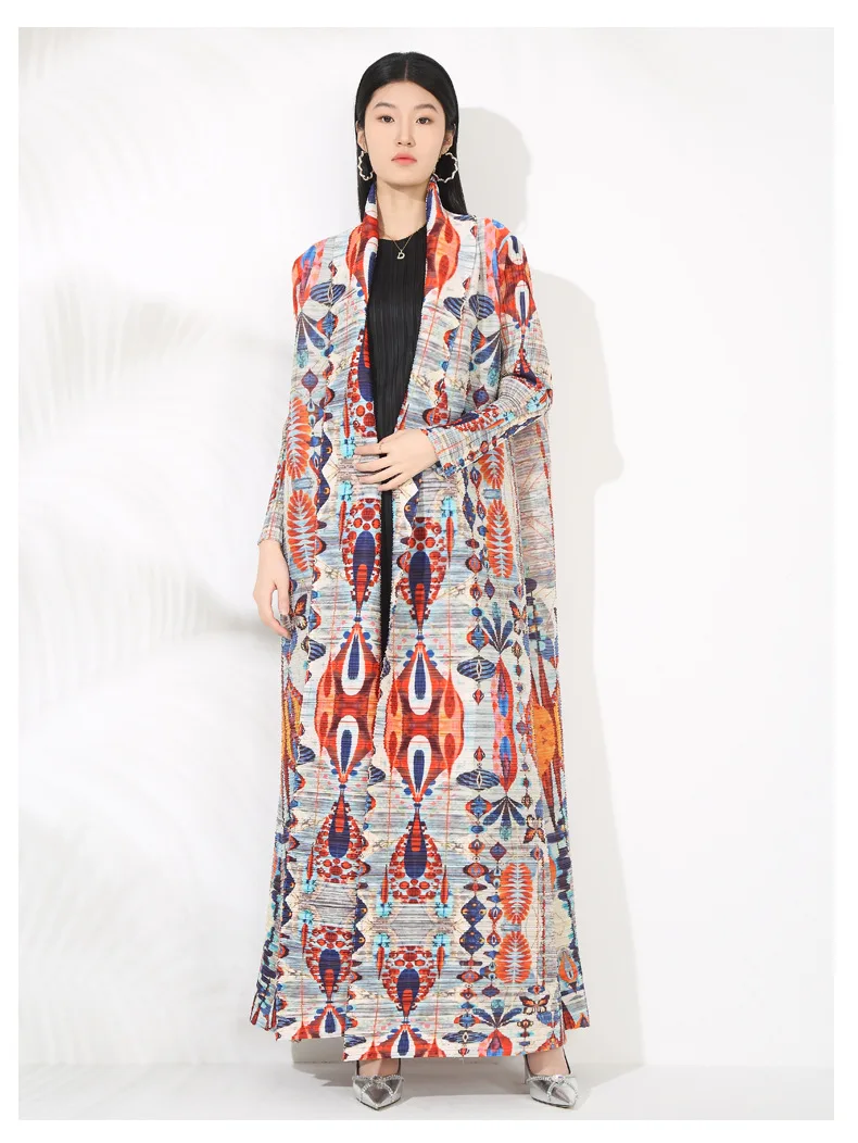 LANMREM Niche Trend Printed Windbreaker Women's 2025 New Loose Oversized Long Sleeved Pleated Trench Cardigan Long Coat 2DB2481