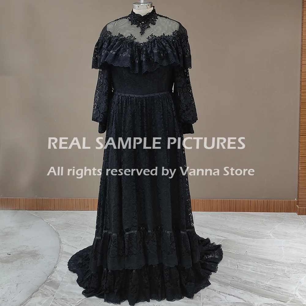 Victorian Lace Long Sleeves Bridal Gown High Neck Vintage Buttons Sheer Back Tiered Wedding Dress Customized Retro Real Photos