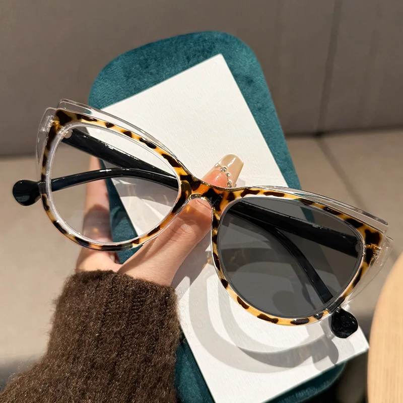 Fashion Cat Eye Photochromic Presbyopia Glasses for Women Comfortable Large Frame Reading Glasses with Plus Diopters