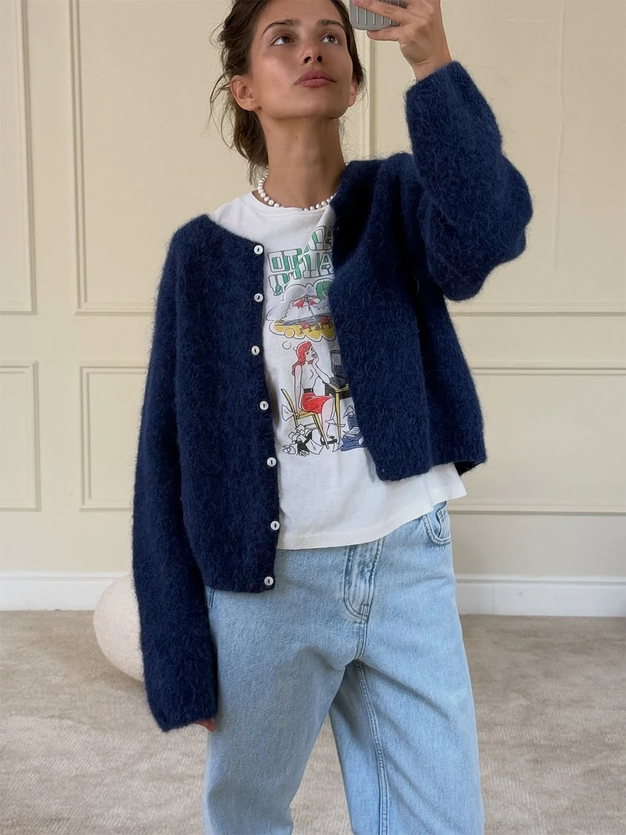 Bornladies 2026 New Lazy Style Cardigan Women's Spring and Autumn Loose Round Neck Knitted Jacket Soft Long Sleeved Sweater