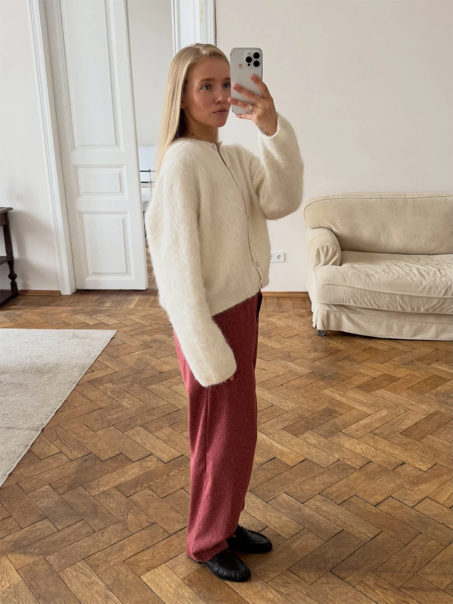 Bornladies 2026 New Lazy Style Cardigan Women's Spring and Autumn Loose Round Neck Knitted Jacket Soft Long Sleeved Sweater