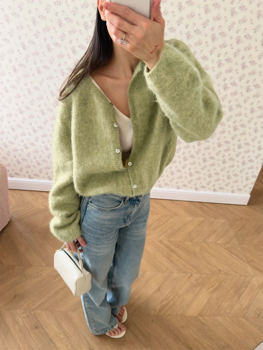 Bornladies 2026 New Lazy Style Cardigan Women's Spring and Autumn Loose Round Neck Knitted Jacket Soft Long Sleeved Sweater