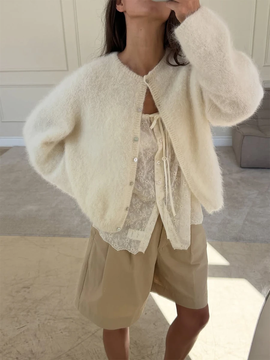 Bornladies 2026 New Lazy Style Cardigan Women's Spring and Autumn Loose Round Neck Knitted Jacket Soft Long Sleeved Sweater