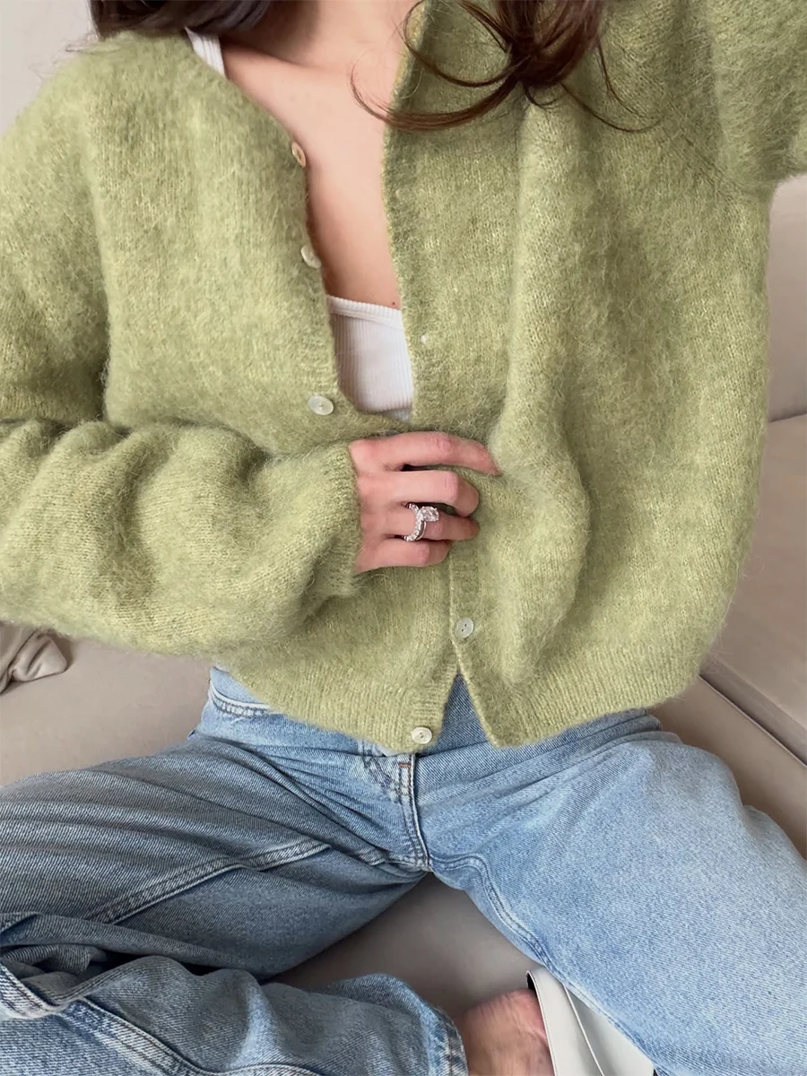 Bornladies 2026 New Lazy Style Cardigan Women's Spring and Autumn Loose Round Neck Knitted Jacket Soft Long Sleeved Sweater