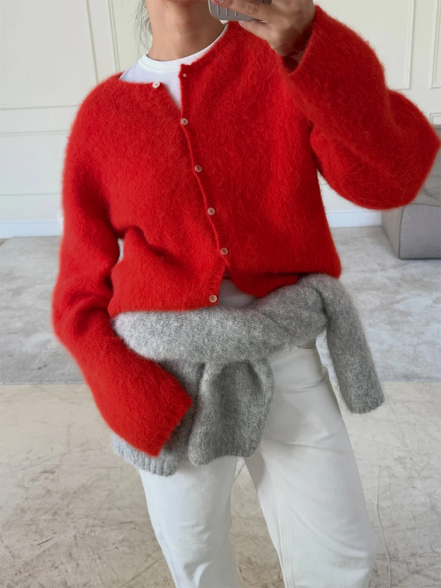 Bornladies 2026 New Lazy Style Cardigan Women's Spring and Autumn Loose Round Neck Knitted Jacket Soft Long Sleeved Sweater