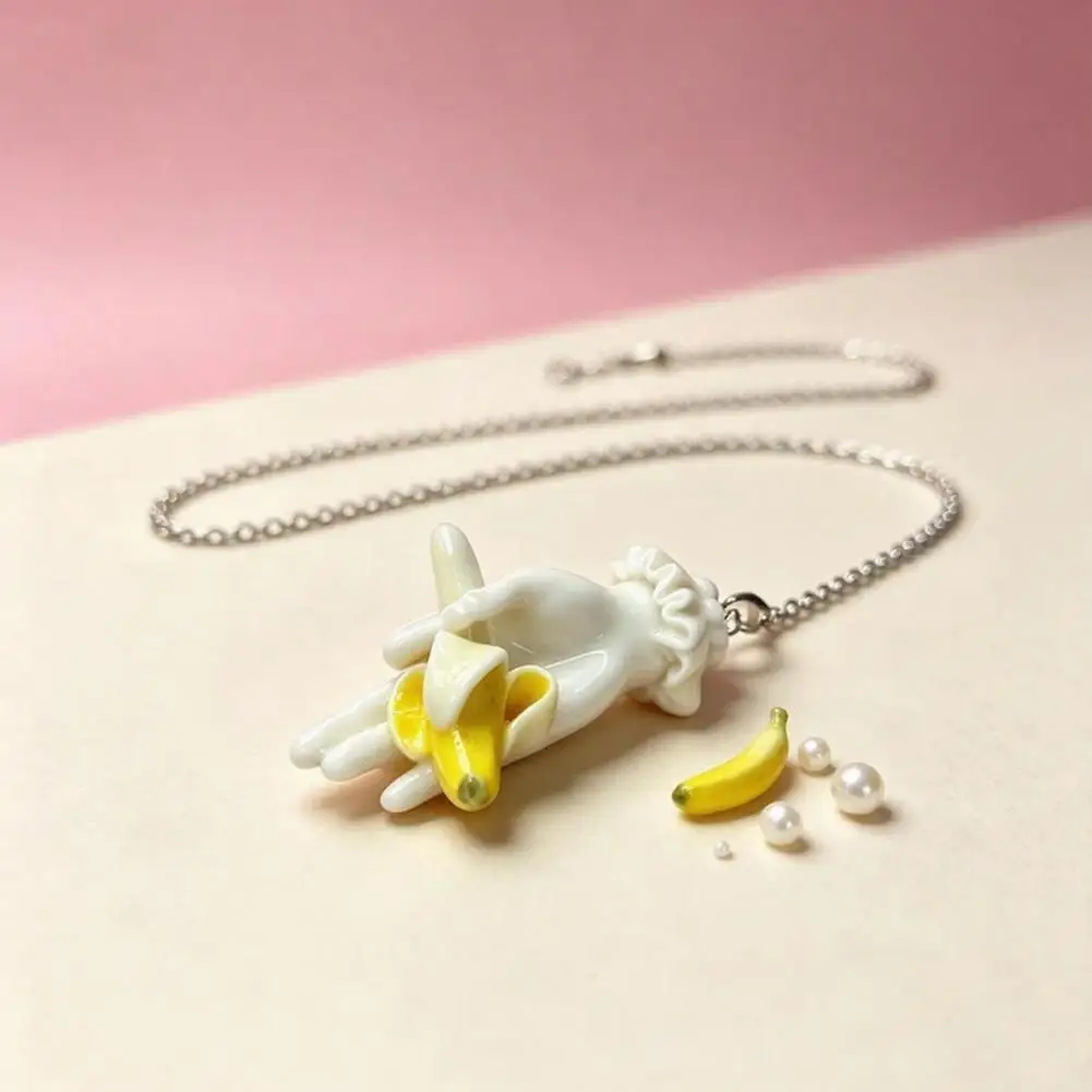 Funny Banana Pendant Necklace Resin Hand-Sculpted Banana Necklace Cute Lifelike Fruit Necklace Jewelry Creative Gift