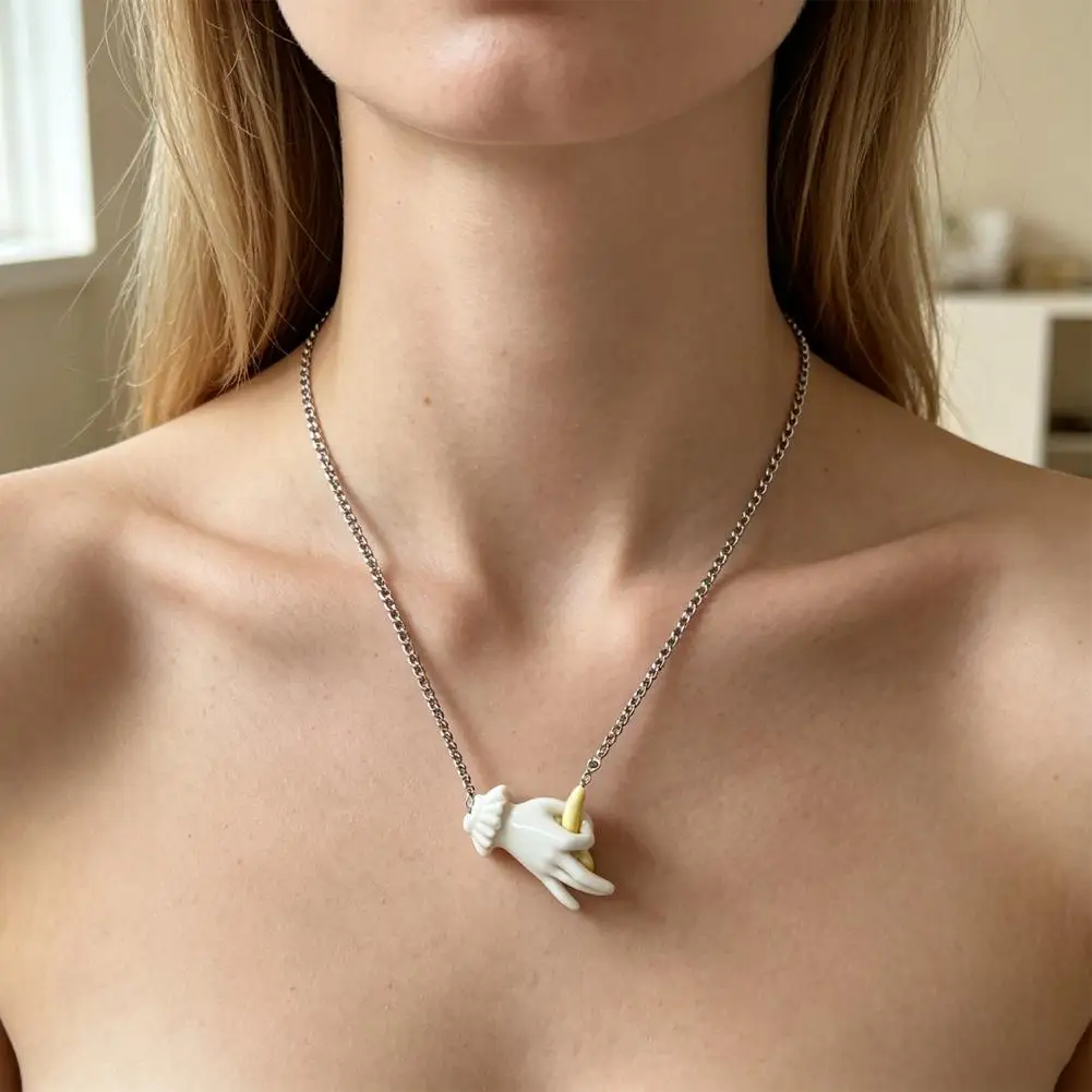Funny Banana Pendant Necklace Resin Hand-Sculpted Banana Necklace Cute Lifelike Fruit Necklace Jewelry Creative Gift