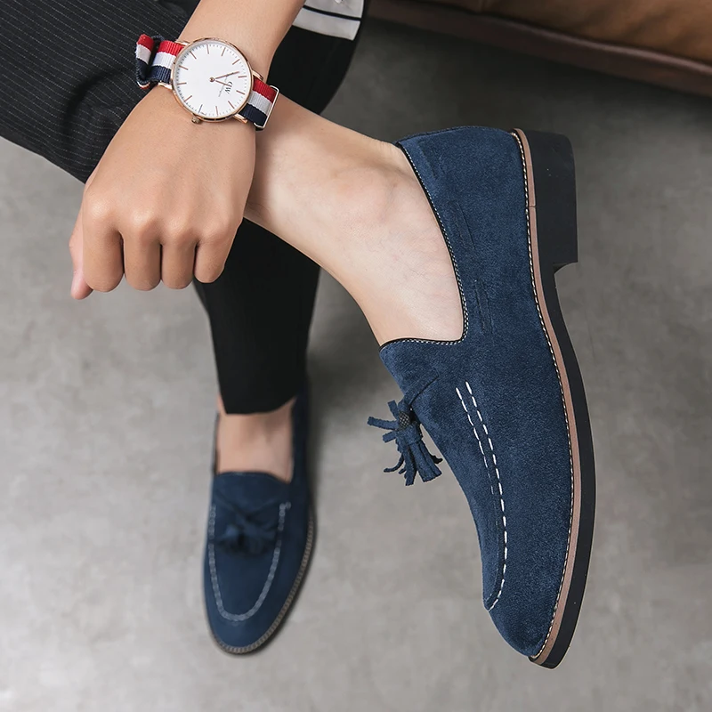 New Tassel Loafers Men's Green Brown Pointed Suede Leather Casual Shoes Wedding Dress Homecoming Footwear Zapatos Hombre