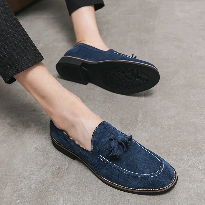 New Tassel Loafers Men's Green Brown Pointed Suede Leather Casual Shoes Wedding Dress Homecoming Footwear Zapatos Hombre