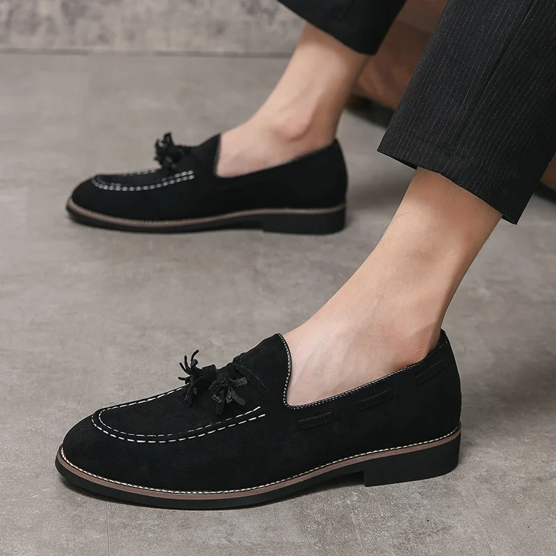 New Tassel Loafers Men's Green Brown Pointed Suede Leather Casual Shoes Wedding Dress Homecoming Footwear Zapatos Hombre