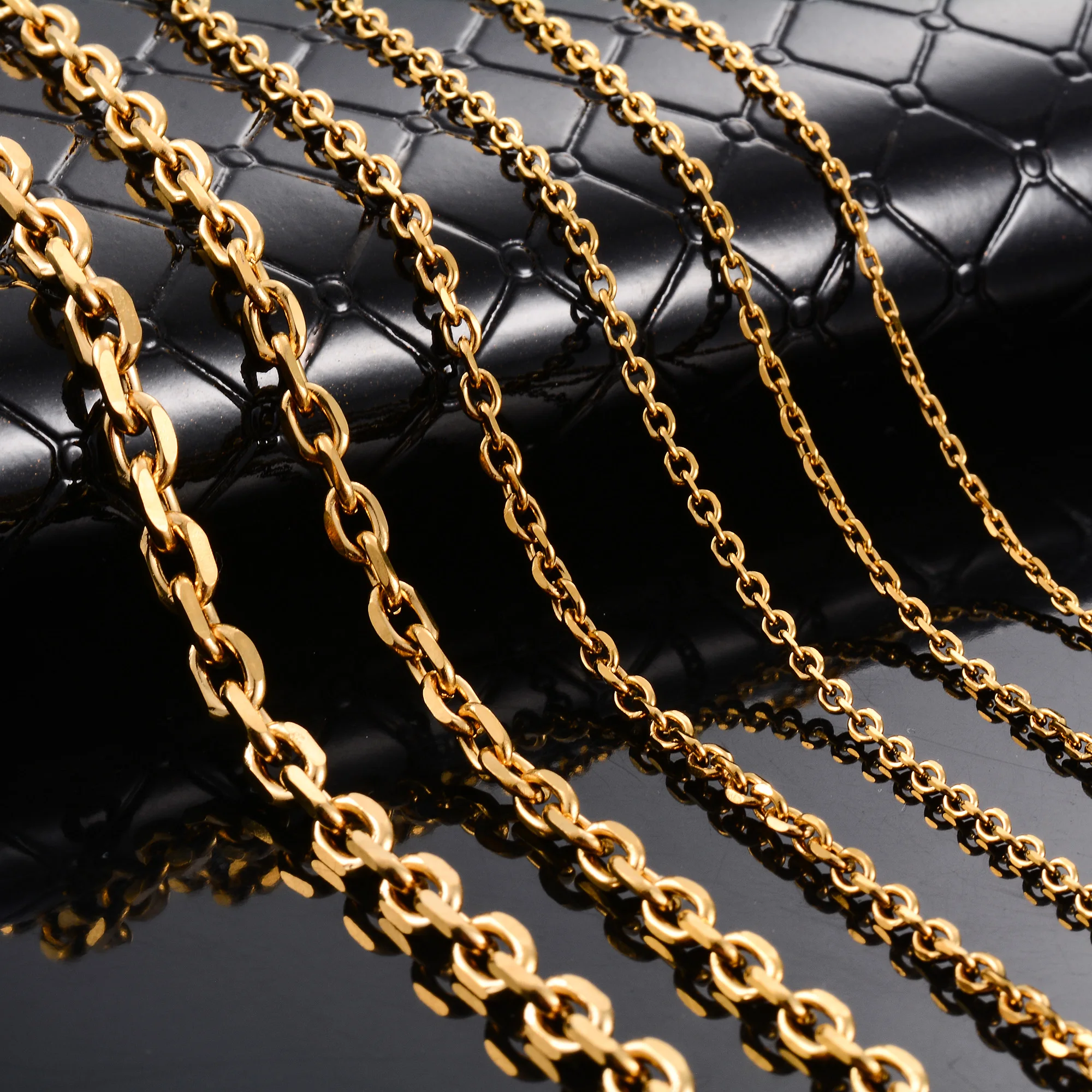 Mens and Women Link Cuban O-Chain Gold Color Plated Choker Stainless Steel Necklace Oval Jewelry Accessories for DIY Gift