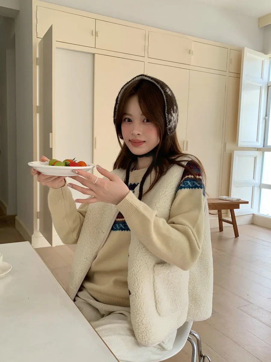 Cute Snowman Jacquard Knit Earmuffs for Women Winter Cold Protection Plush Ear Warmers Korean Style Windproof Strap Ear Muffs