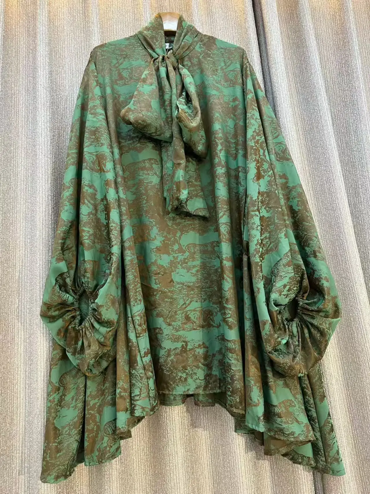 New Asymmetric Chic Fashion Runway Autumn Lace-up Print Casual Blouses Women Bow Elegant Long Sleeve Vintage Loose Clothing