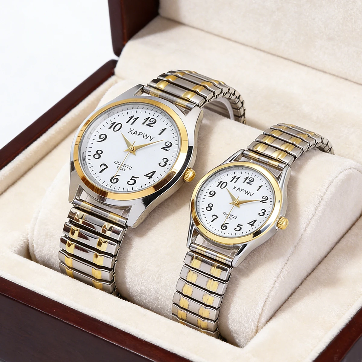 Fashion Couple Watches, a Pair of Casual Quartz Watches for Men and Women, Arabic Numerals, Elastic Strap Women's Wristwatch