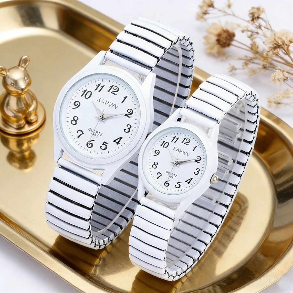 Fashion Couple Watches, a Pair of Casual Quartz Watches for Men and Women, Arabic Numerals, Elastic Strap Women's Wristwatch