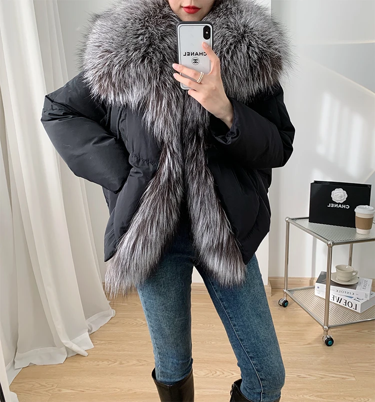 New Fashion Outerwear Puffer Jacket 2024 Women Coat White Duck Down Jacket Super Large Real Silver Fox Fur Collar Hooded