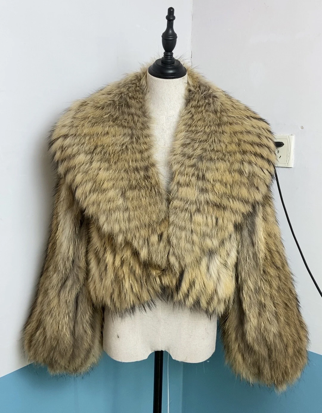 Women's Winter Korean Fashion Short Slim Fit Real Raccoon Fur Jacket Large Lapel Sexy Office Lady Style 2025