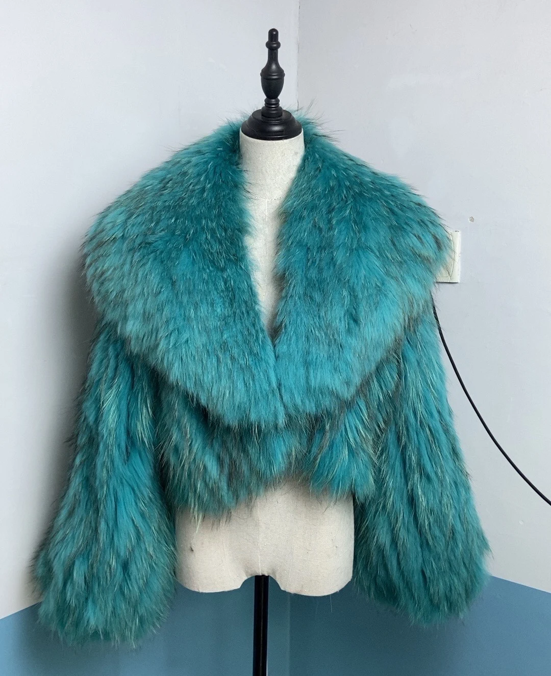 Women's Winter Korean Fashion Short Slim Fit Real Raccoon Fur Jacket Large Lapel Sexy Office Lady Style 2025