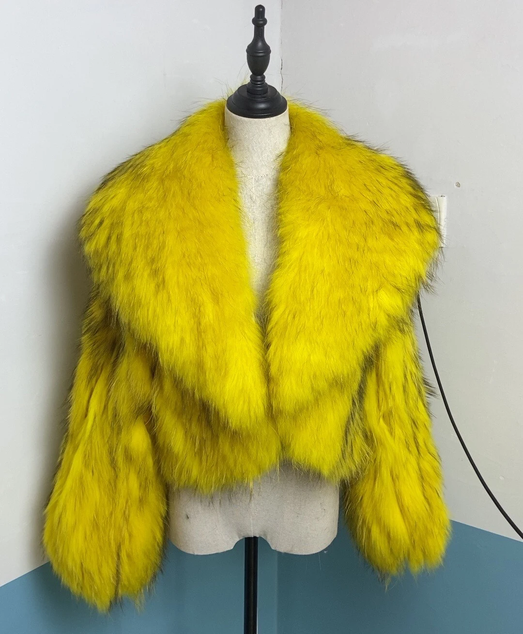Women's Winter Korean Fashion Short Slim Fit Real Raccoon Fur Jacket Large Lapel Sexy Office Lady Style 2025