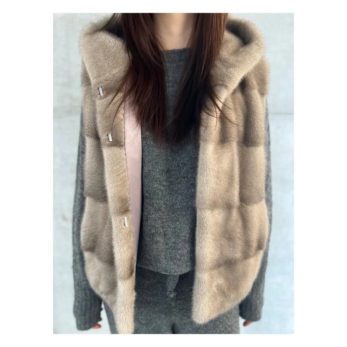HDHOHR 2026 High Quality Real Mink Fur Vast Full Pelt Fur Coats Fashion Natural Mink Fur Jackets Winter Female Fur Warm Vast
