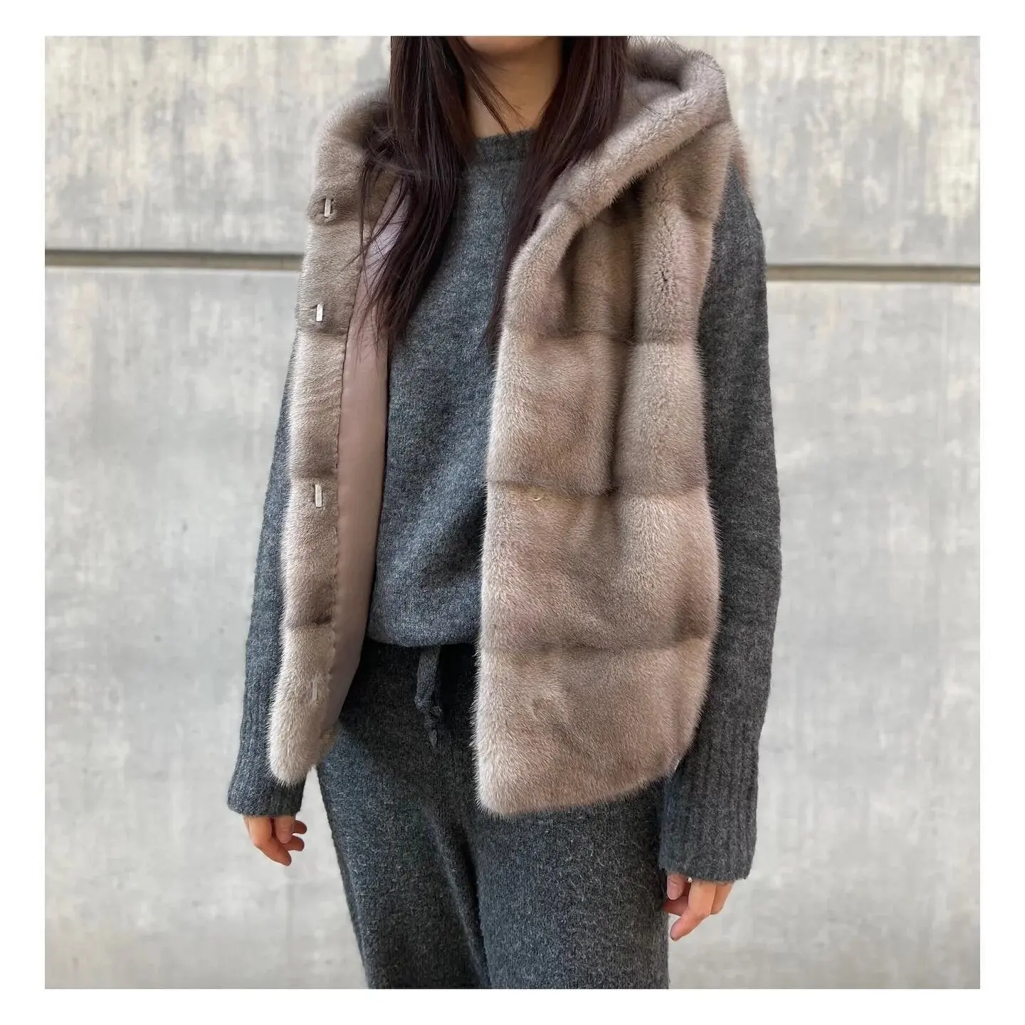 HDHOHR 2026 High Quality Real Mink Fur Vast Full Pelt Fur Coats Fashion Natural Mink Fur Jackets Winter Female Fur Warm Vast