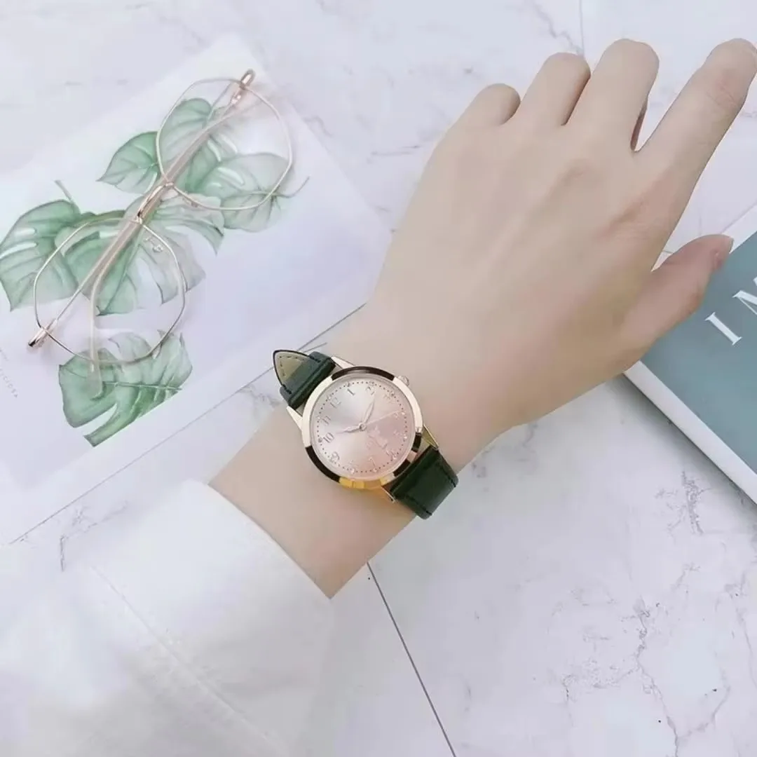 UTHAI CQ28 Casual and Fashionable Women's Watch with Luminous Faux Leather Strap, Quartz Watch, Elegant Cat Clock