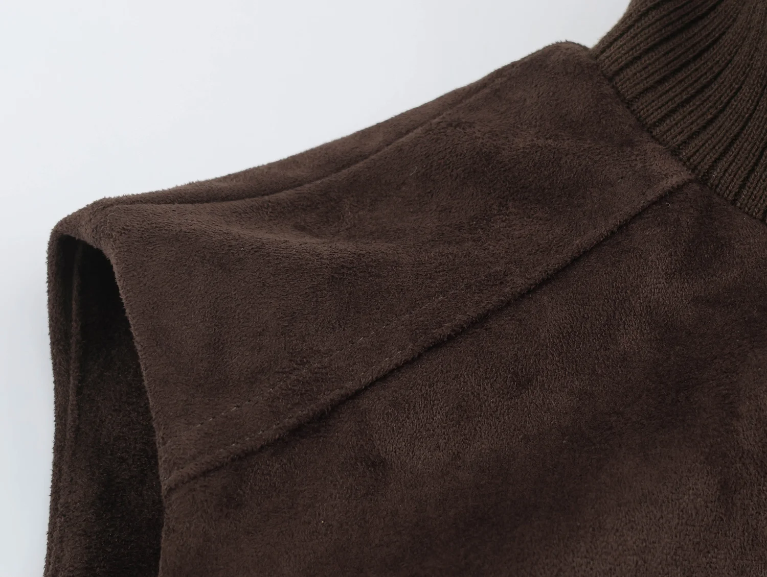 2026 Autumn Women's Elegant Coffee Faux Leather Suede Vest Jackets Lady Retro Pockets Zipper Sleeveless Waistcoats Streetwear