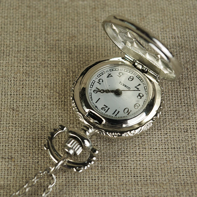 Hot Sale Women Vintage Pocket Watch Quartz Portable Hollow Out 1 Circular Design with Stylish 80cm Chain for Daily Party
