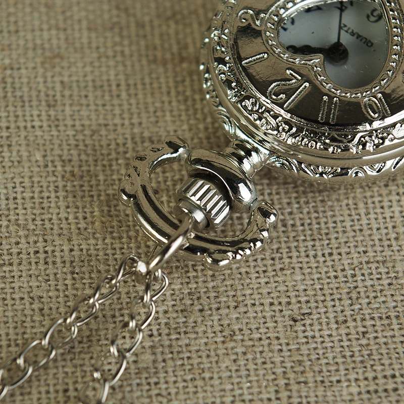 Hot Sale Women Vintage Pocket Watch Quartz Portable Hollow Out 1 Circular Design with Stylish 80cm Chain for Daily Party