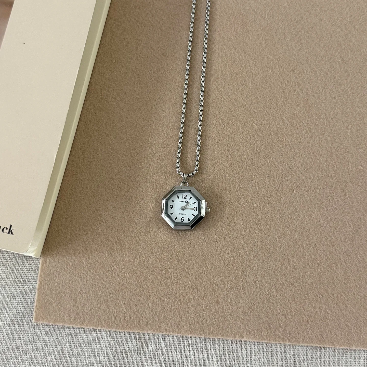 Retro Silver Pocket Watch,Pendant Necklace,Women's Niche High-End Sense,Unique Long Sweater Chain Watch,2026 New Accessories