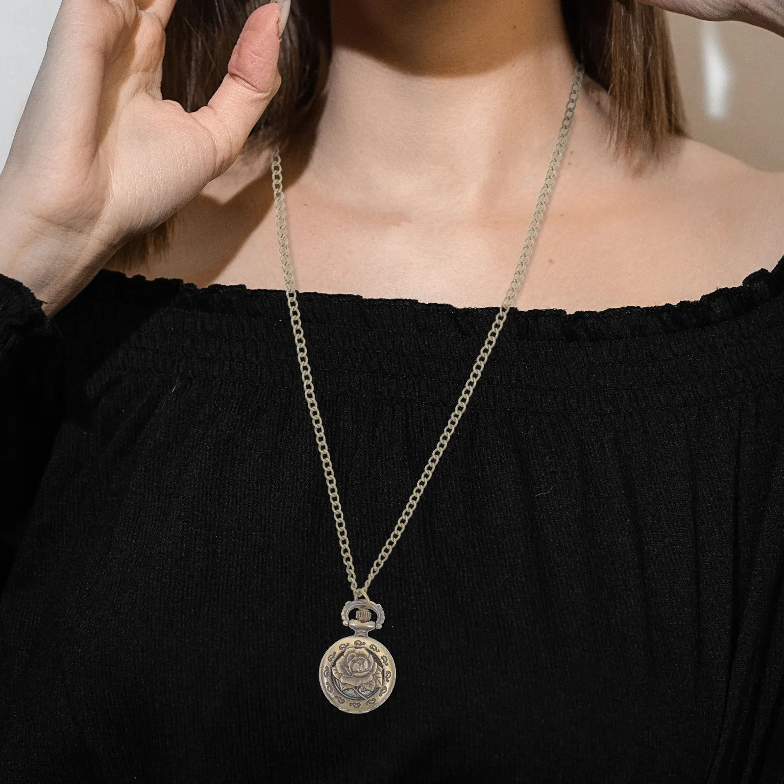 Retro Vintage Bronze Quartz Pocket Watch Necklace Hollow Flower Pendant Elegant Timepiece Fashion Gift for Men Women